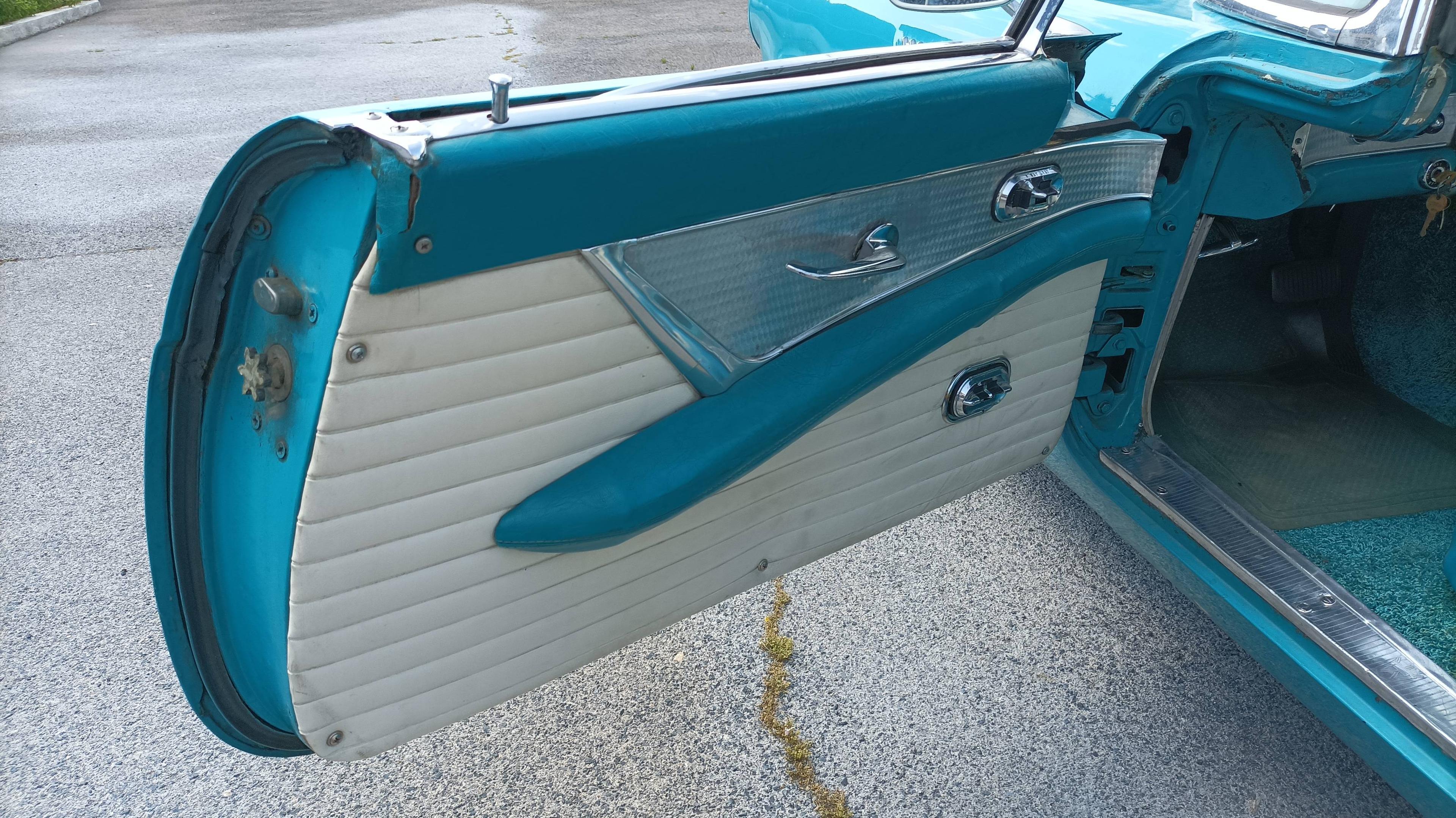 FORD THUNDERBIRD 