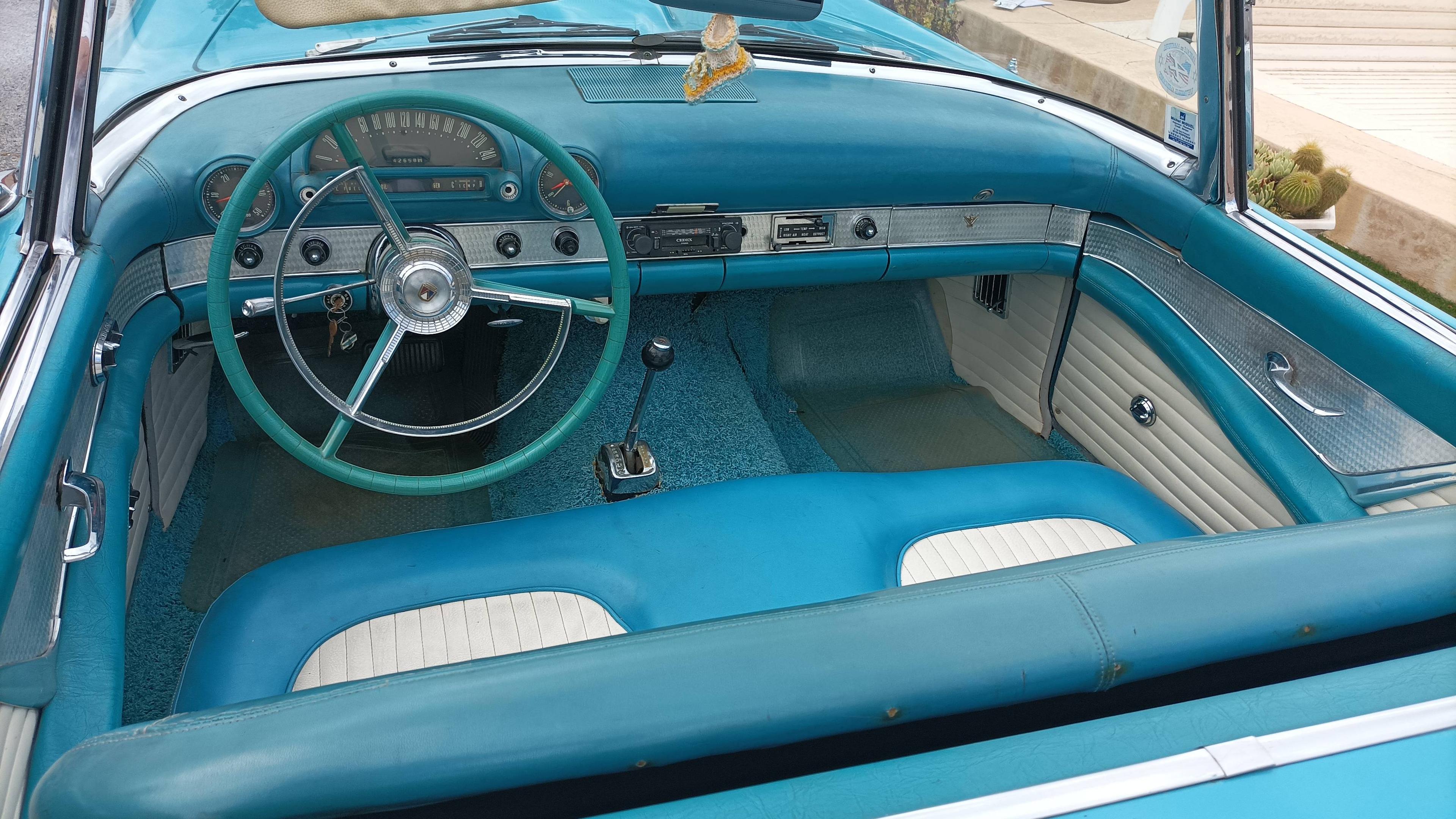 FORD THUNDERBIRD 