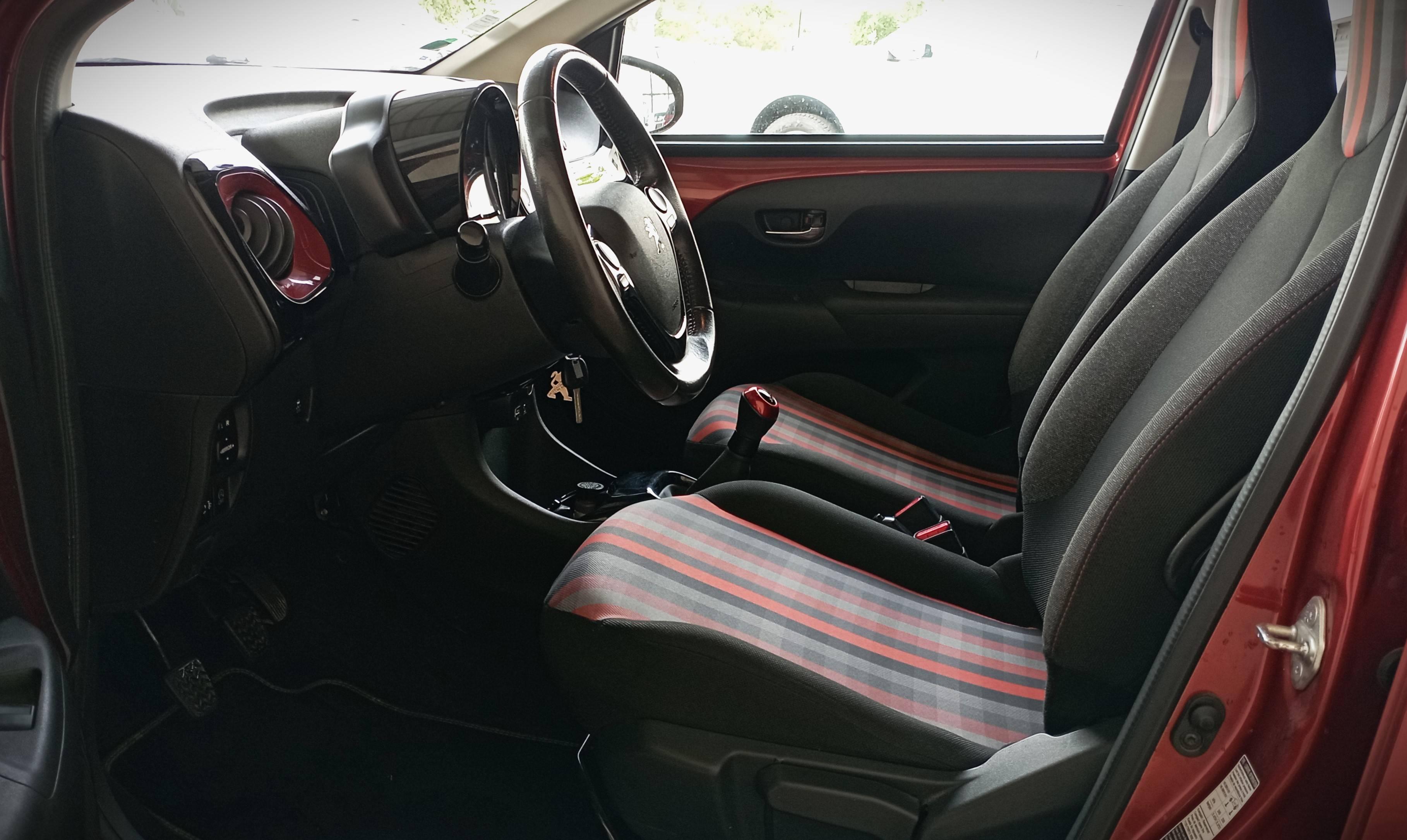 PEUGEOT 108
