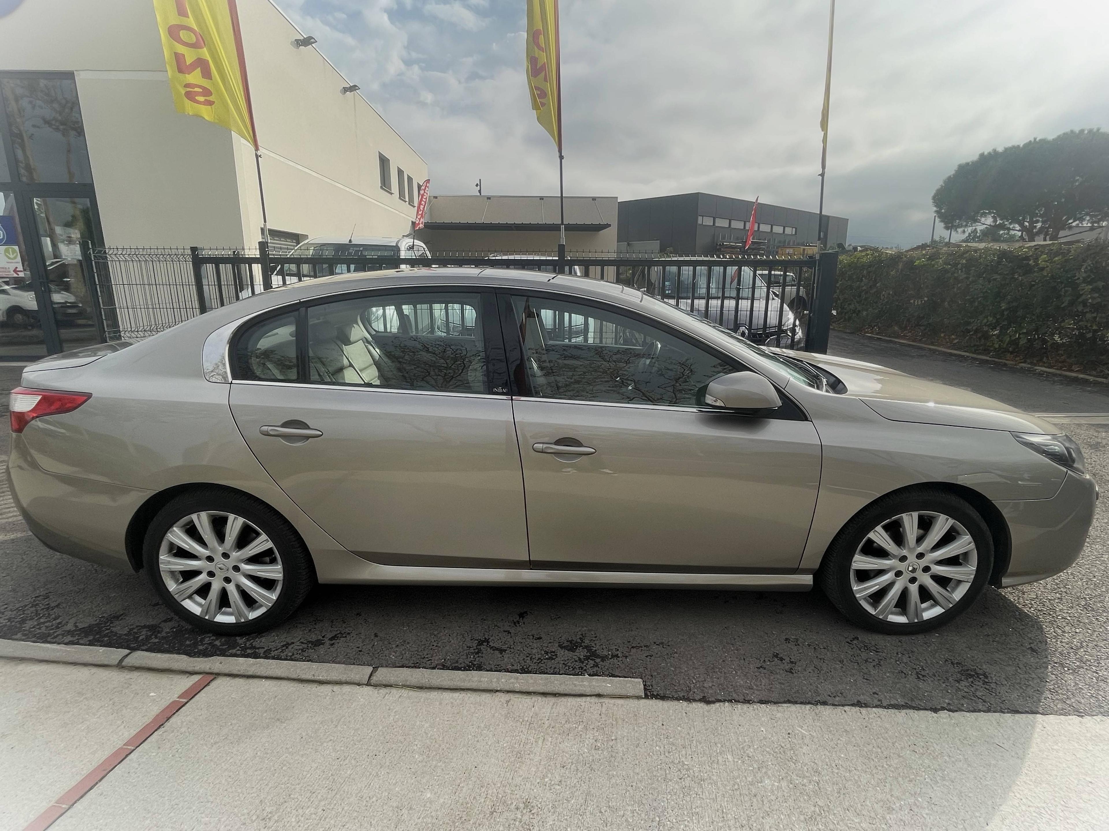 RENAULT RENAULT LATITUDE