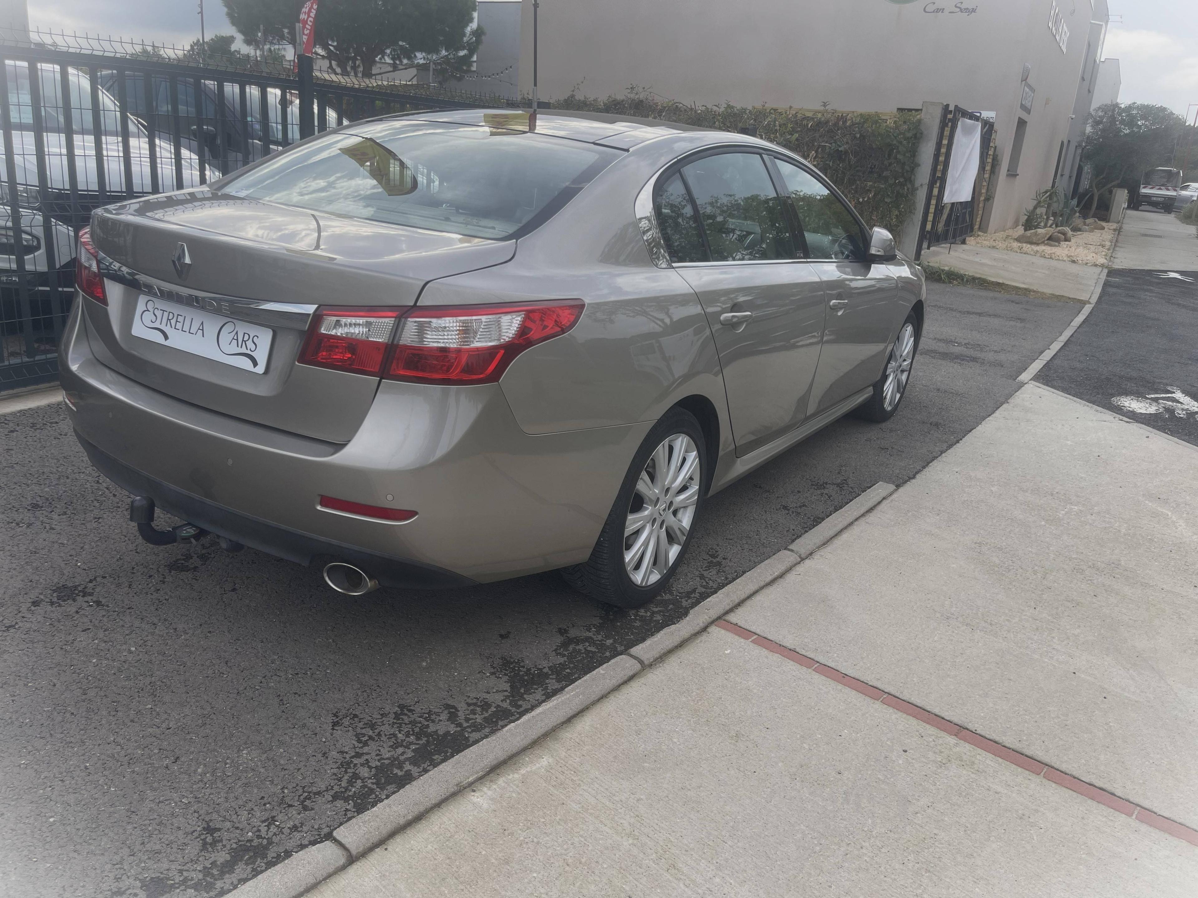 RENAULT RENAULT LATITUDE