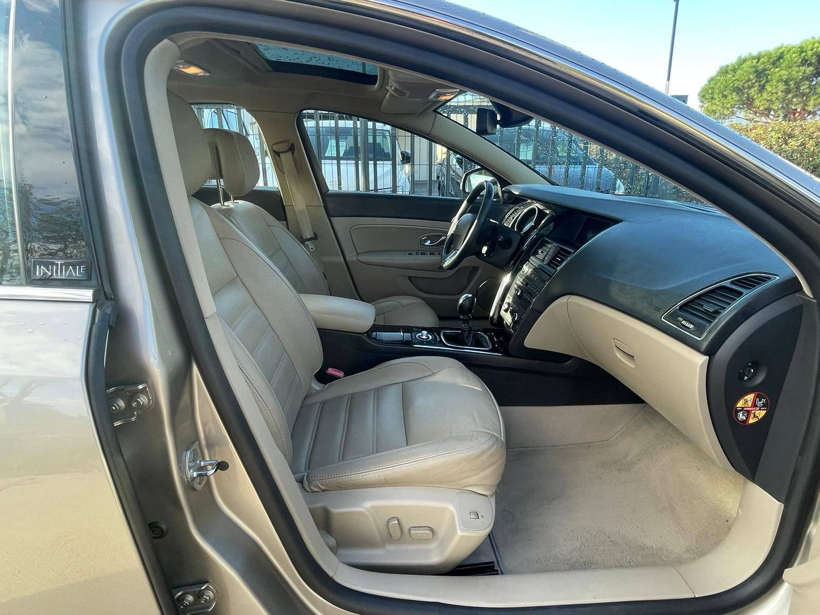 RENAULT RENAULT LATITUDE