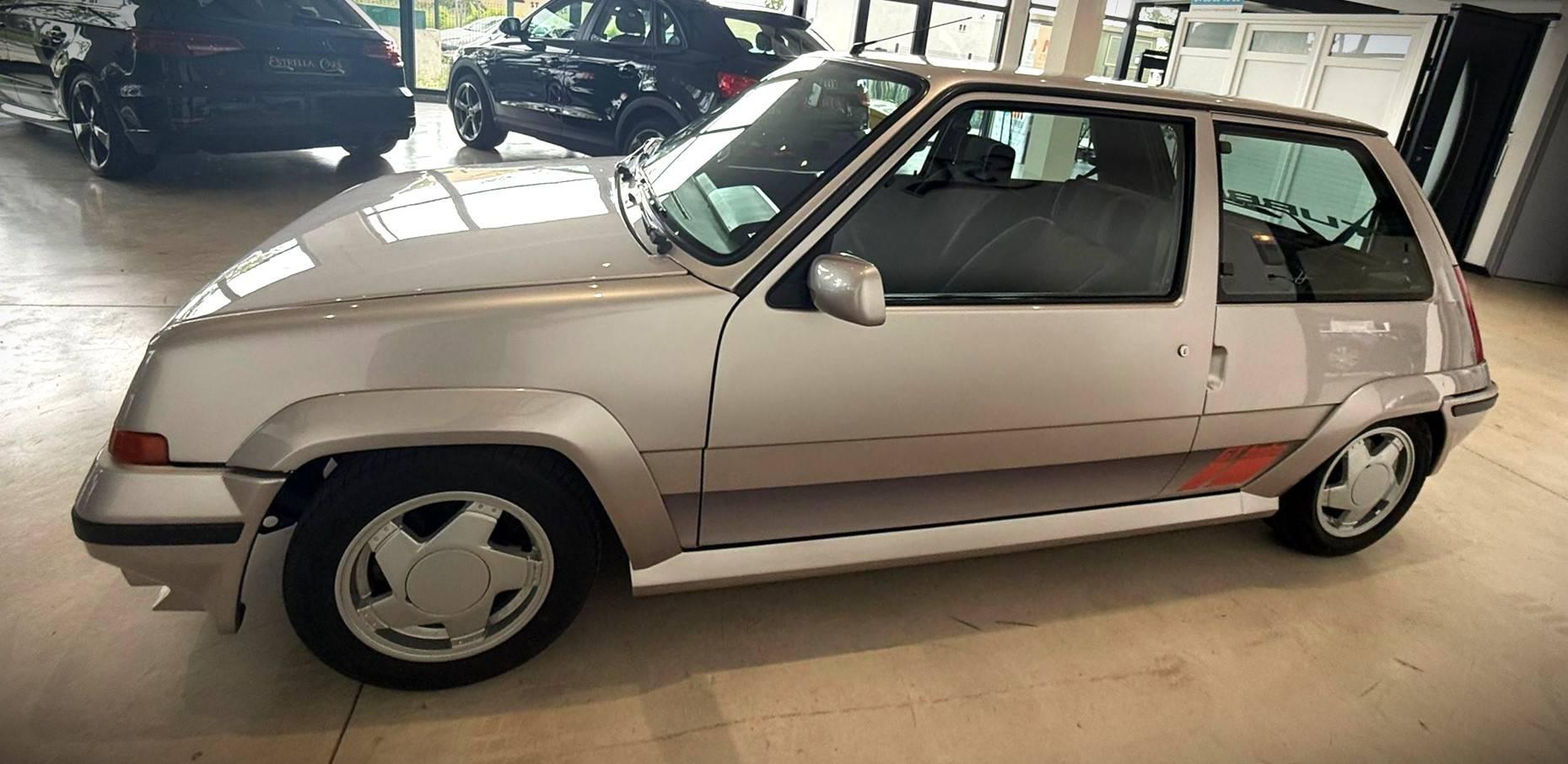 RENAULT RENAULT R5