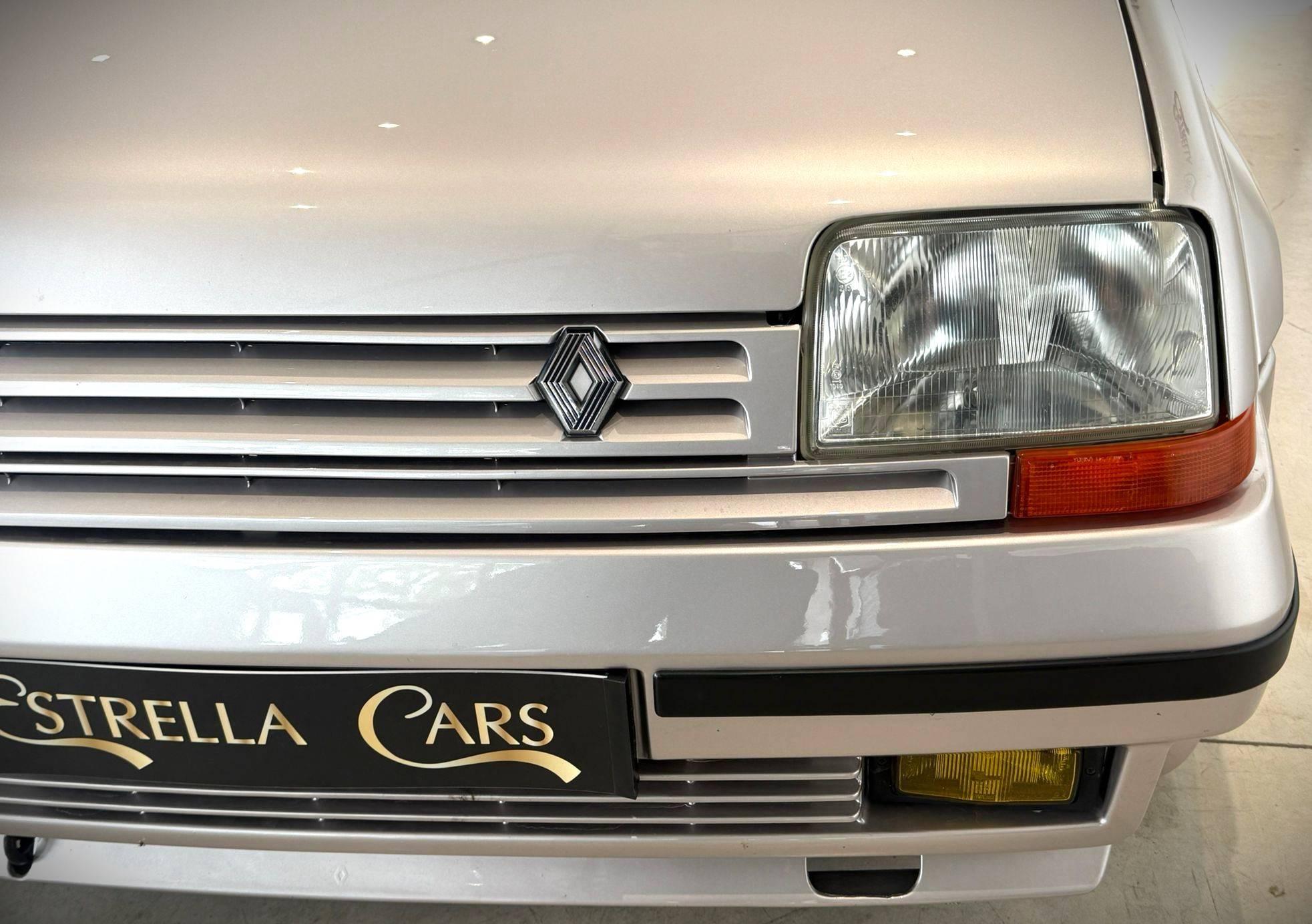 RENAULT RENAULT R5