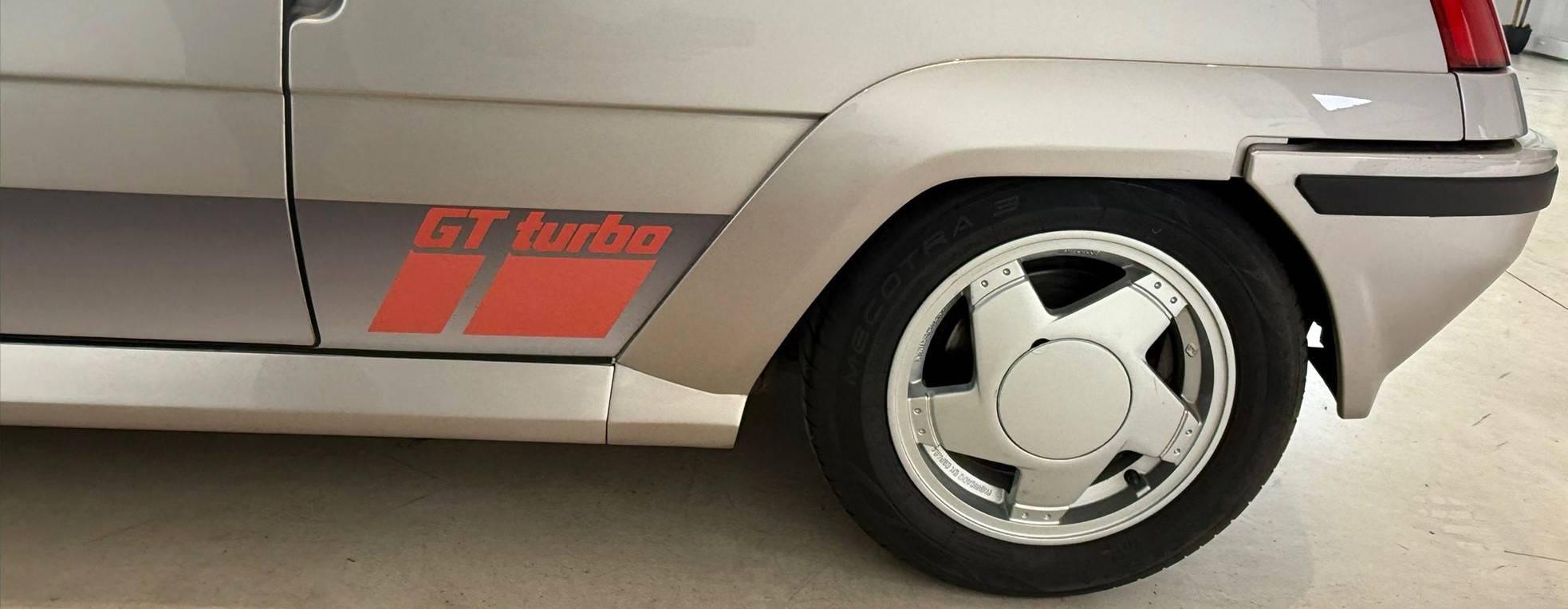 RENAULT RENAULT R5