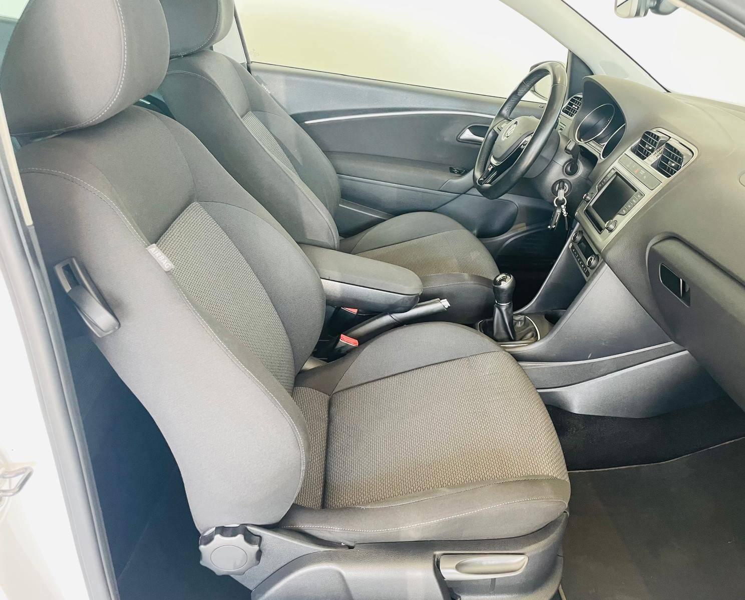 VOLKSWAGEN VOLKSWAGEN POLO