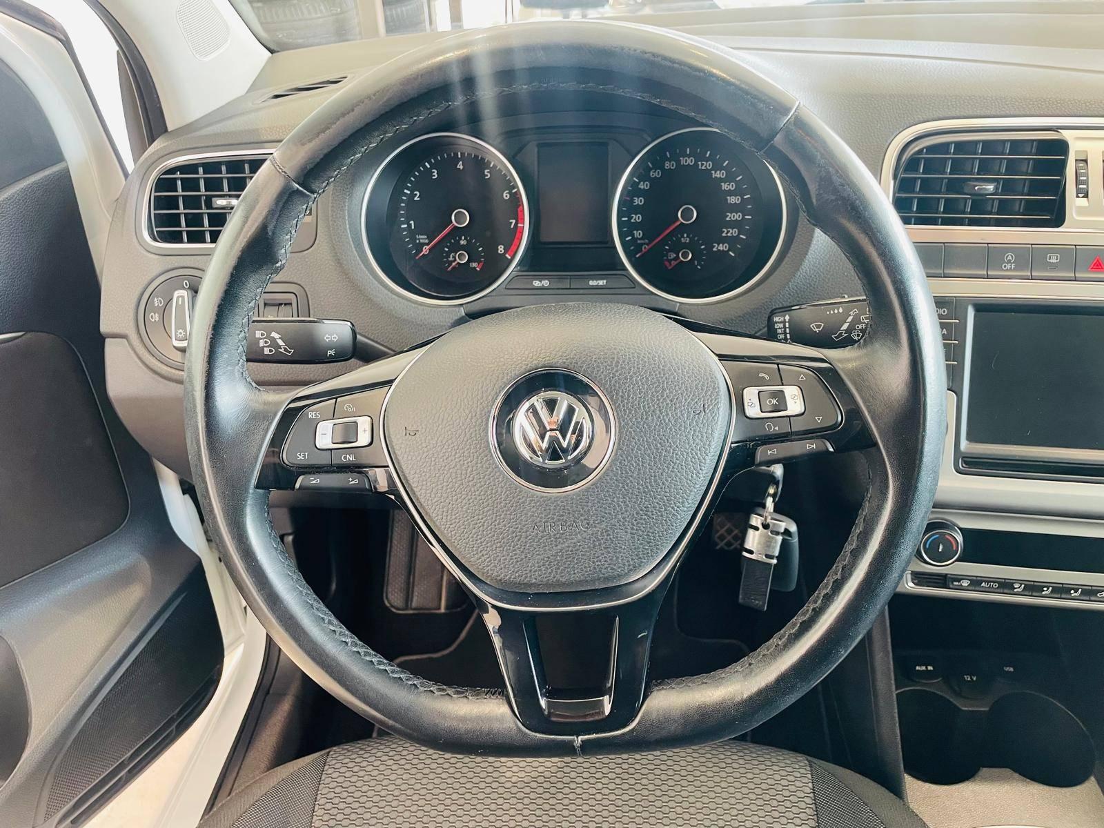 VOLKSWAGEN VOLKSWAGEN POLO