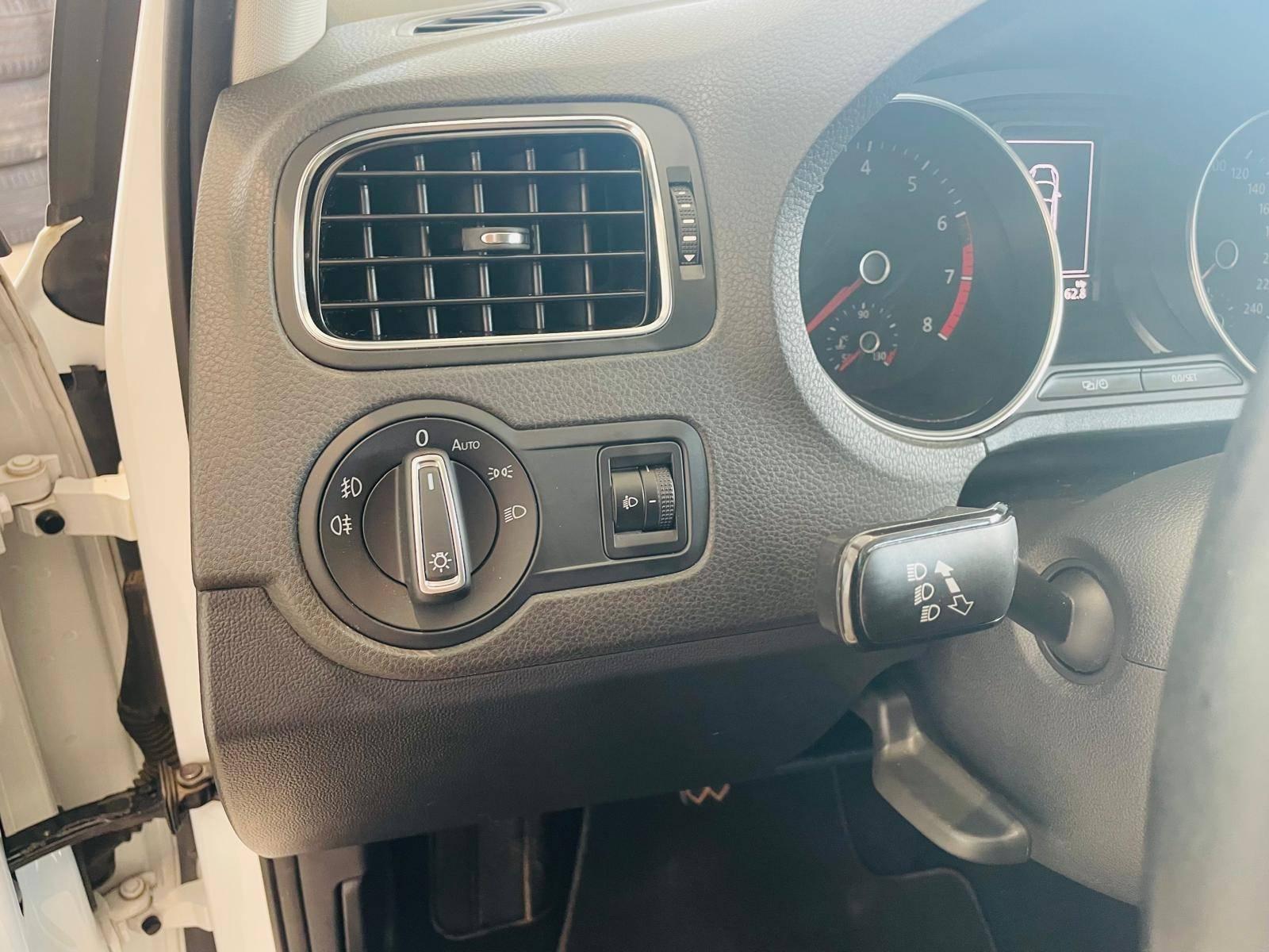 VOLKSWAGEN VOLKSWAGEN POLO