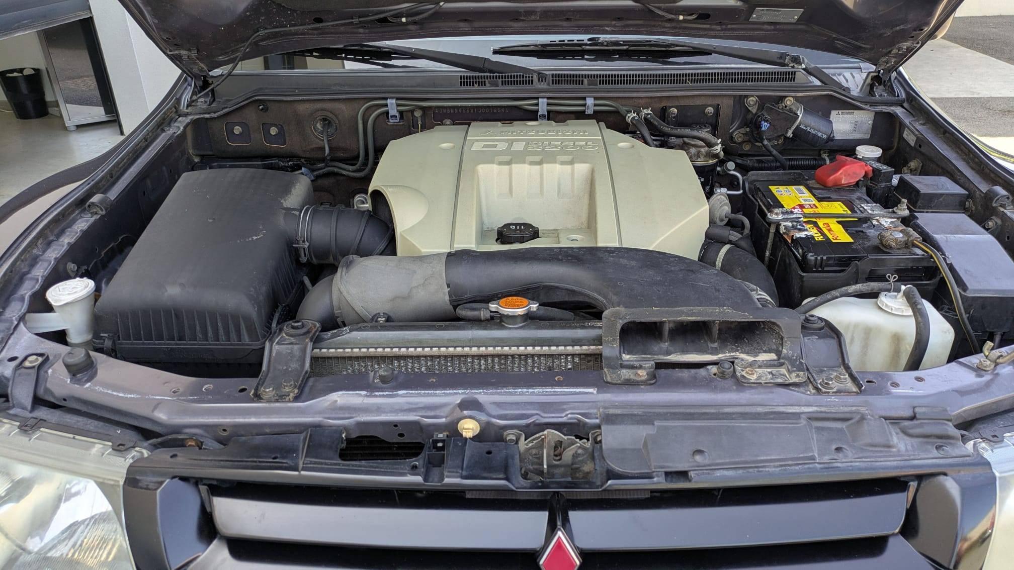 MITSUBISHI PAJERO