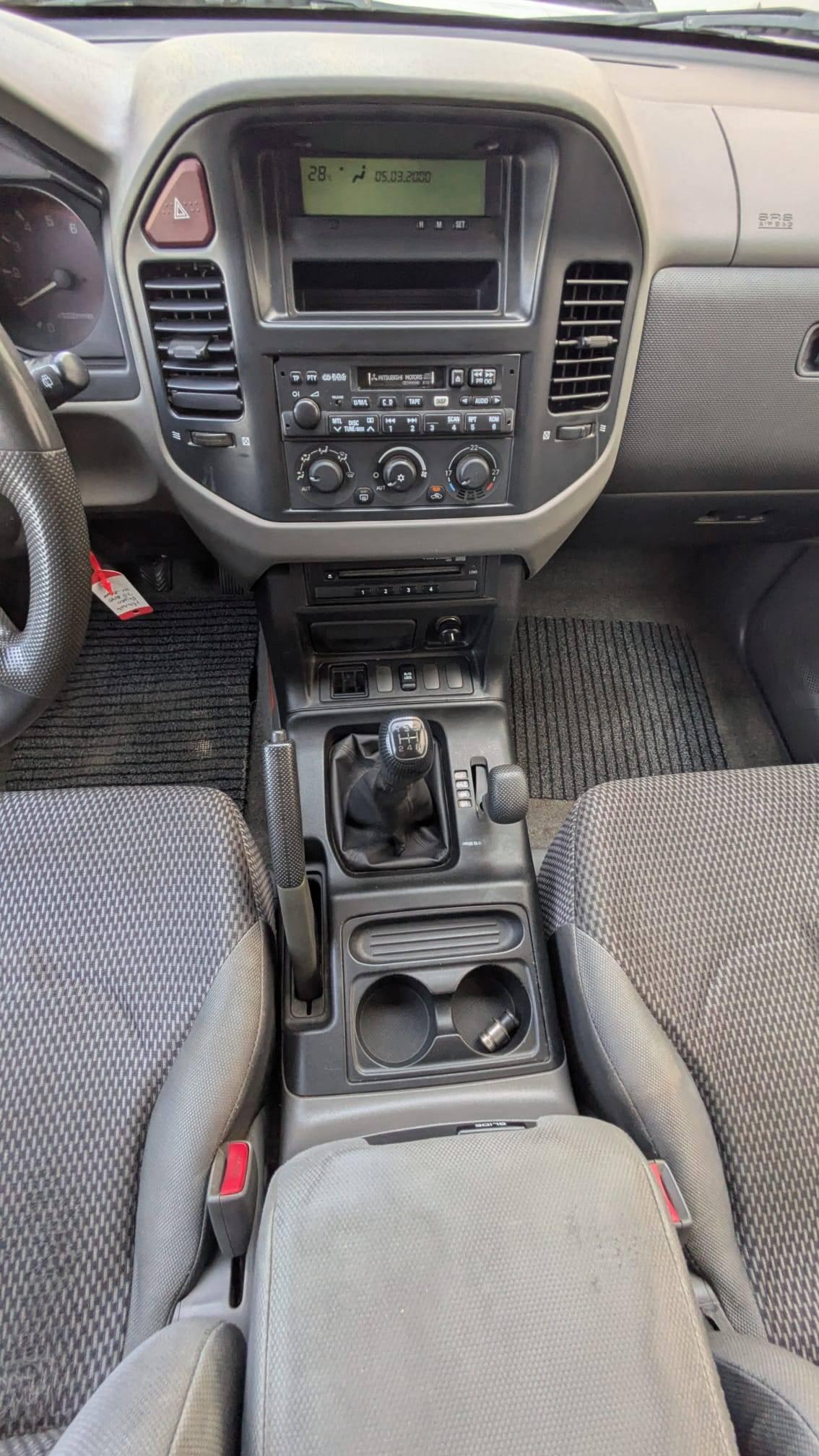 MITSUBISHI PAJERO
