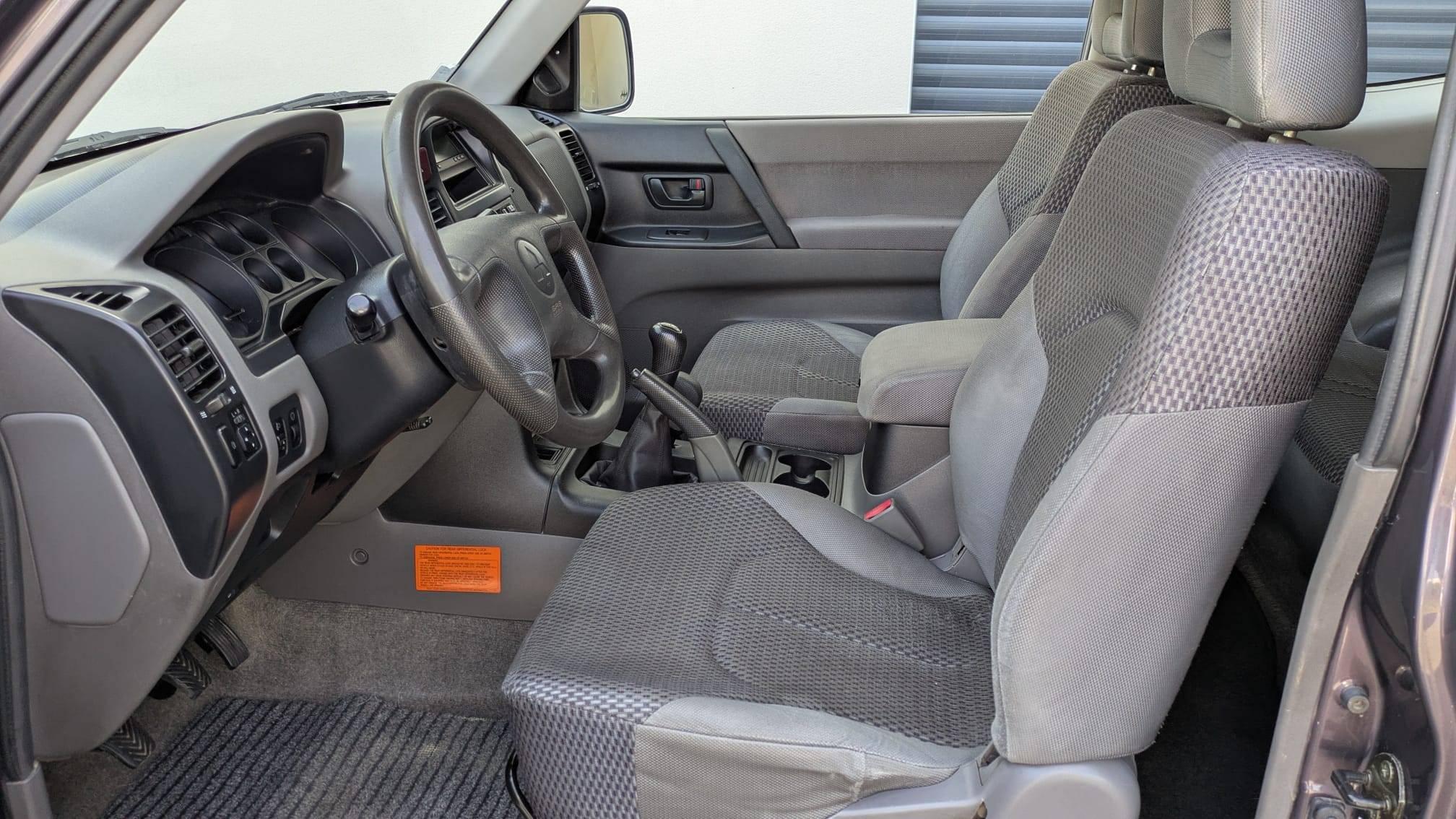 MITSUBISHI PAJERO