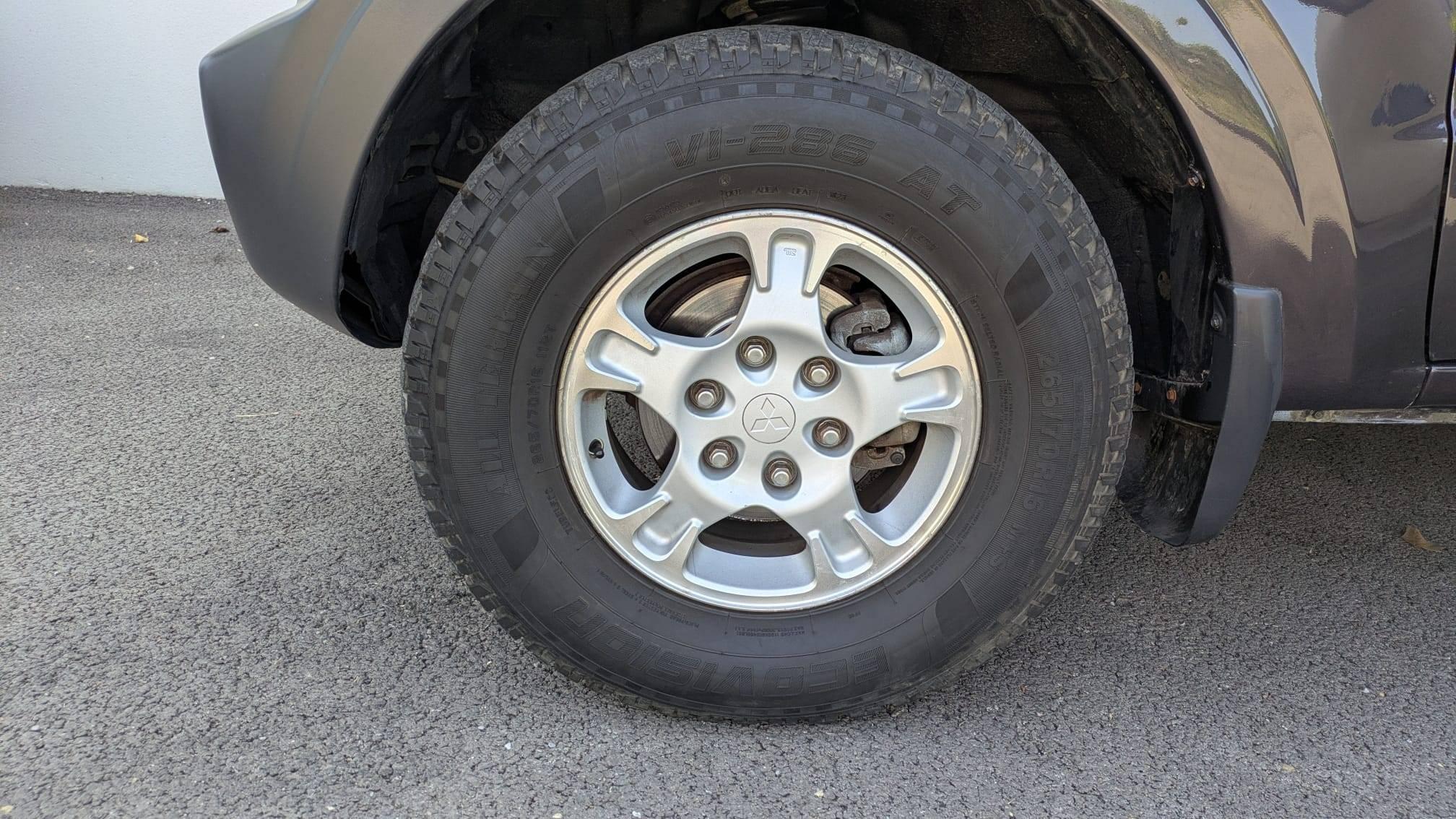 MITSUBISHI PAJERO