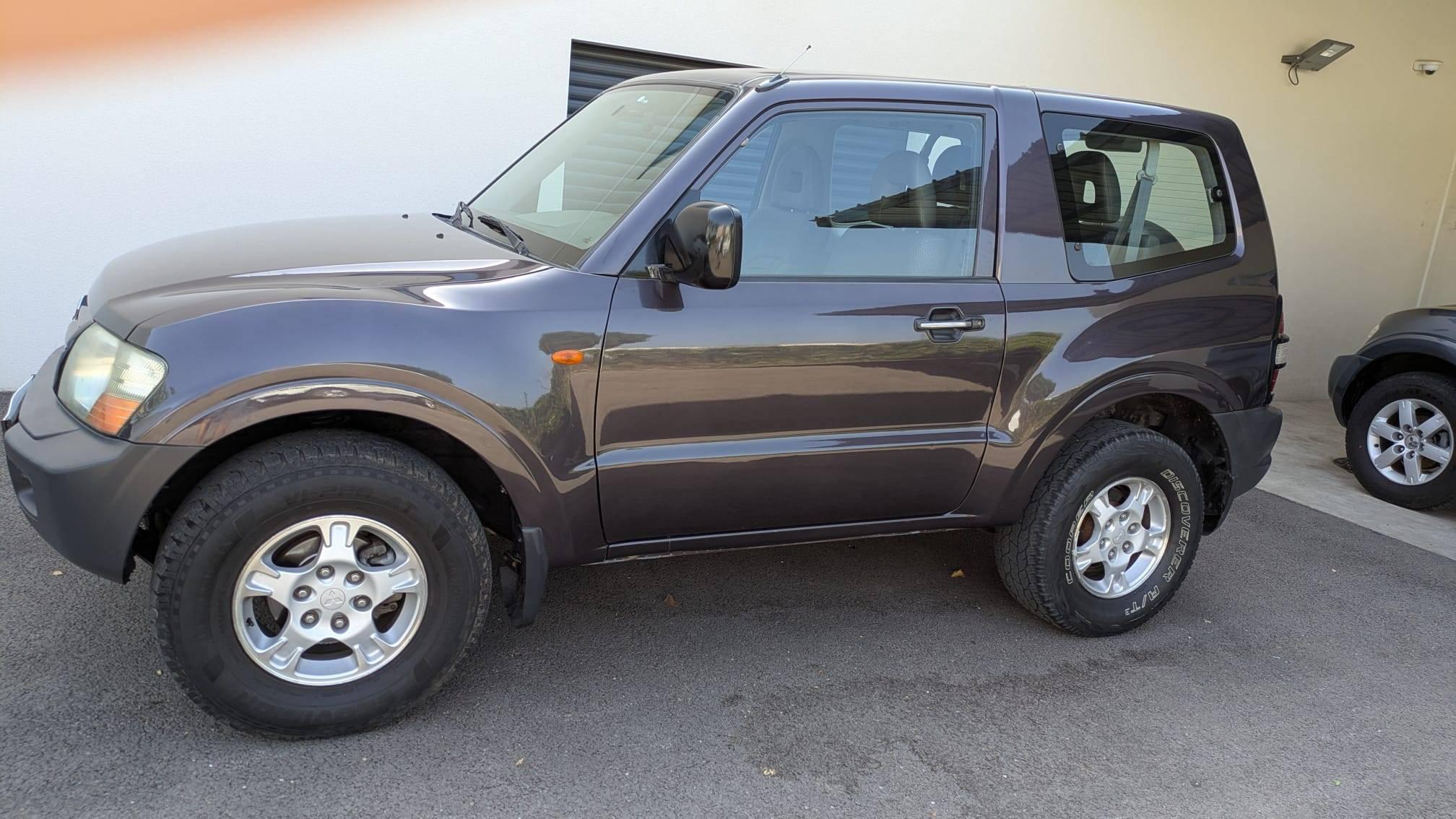 MITSUBISHI PAJERO