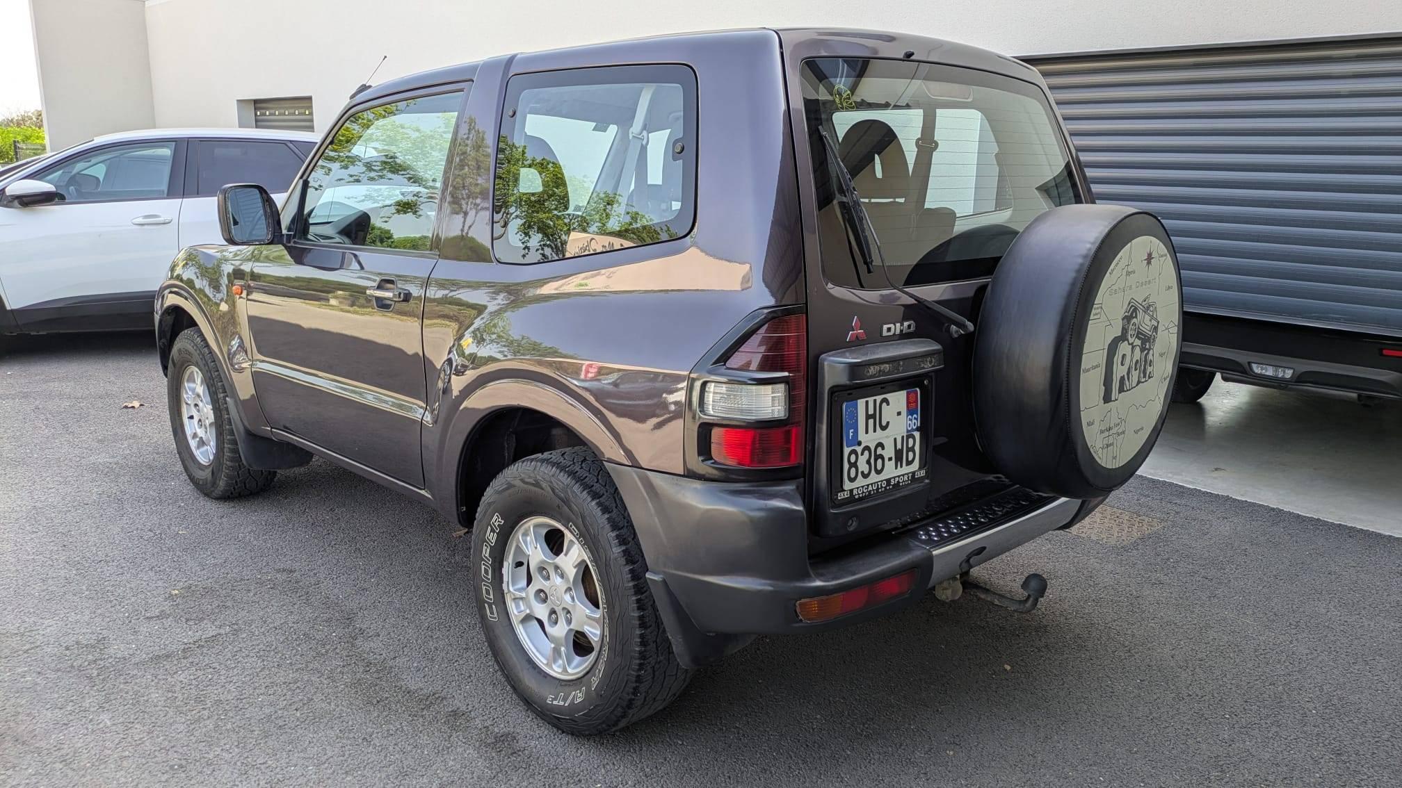 MITSUBISHI PAJERO
