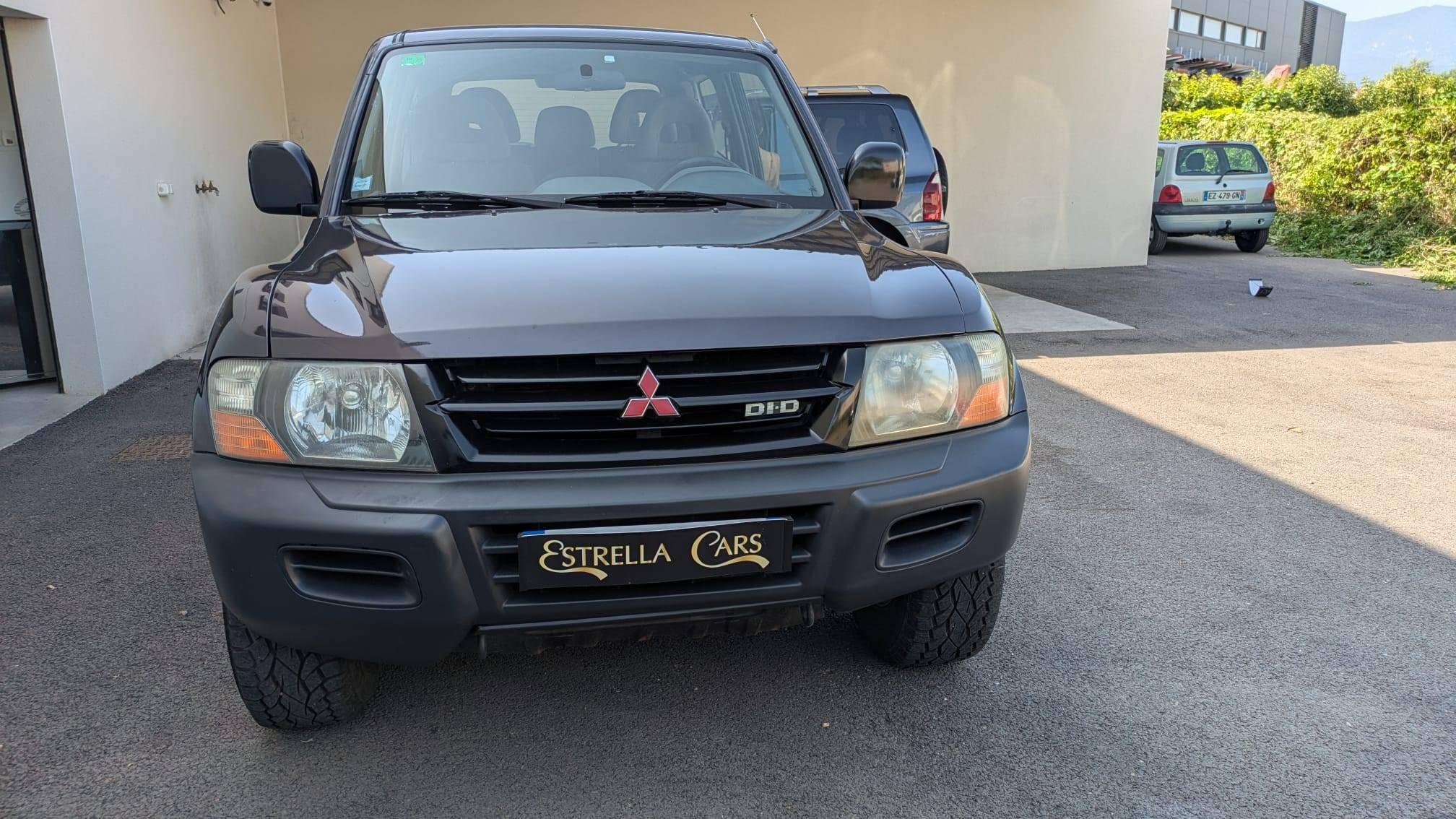 MITSUBISHI PAJERO