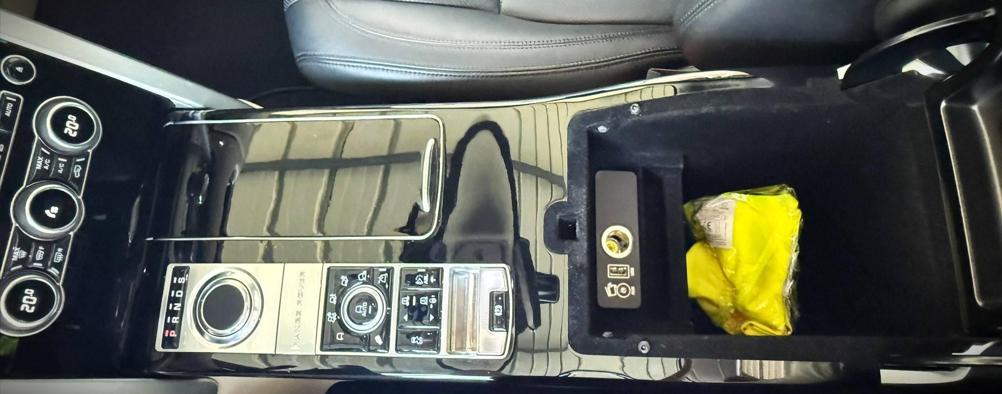 LAND-ROVER RANGE ROVER