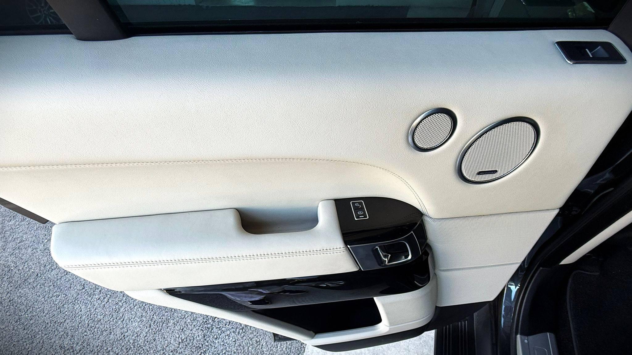 LAND-ROVER RANGE ROVER