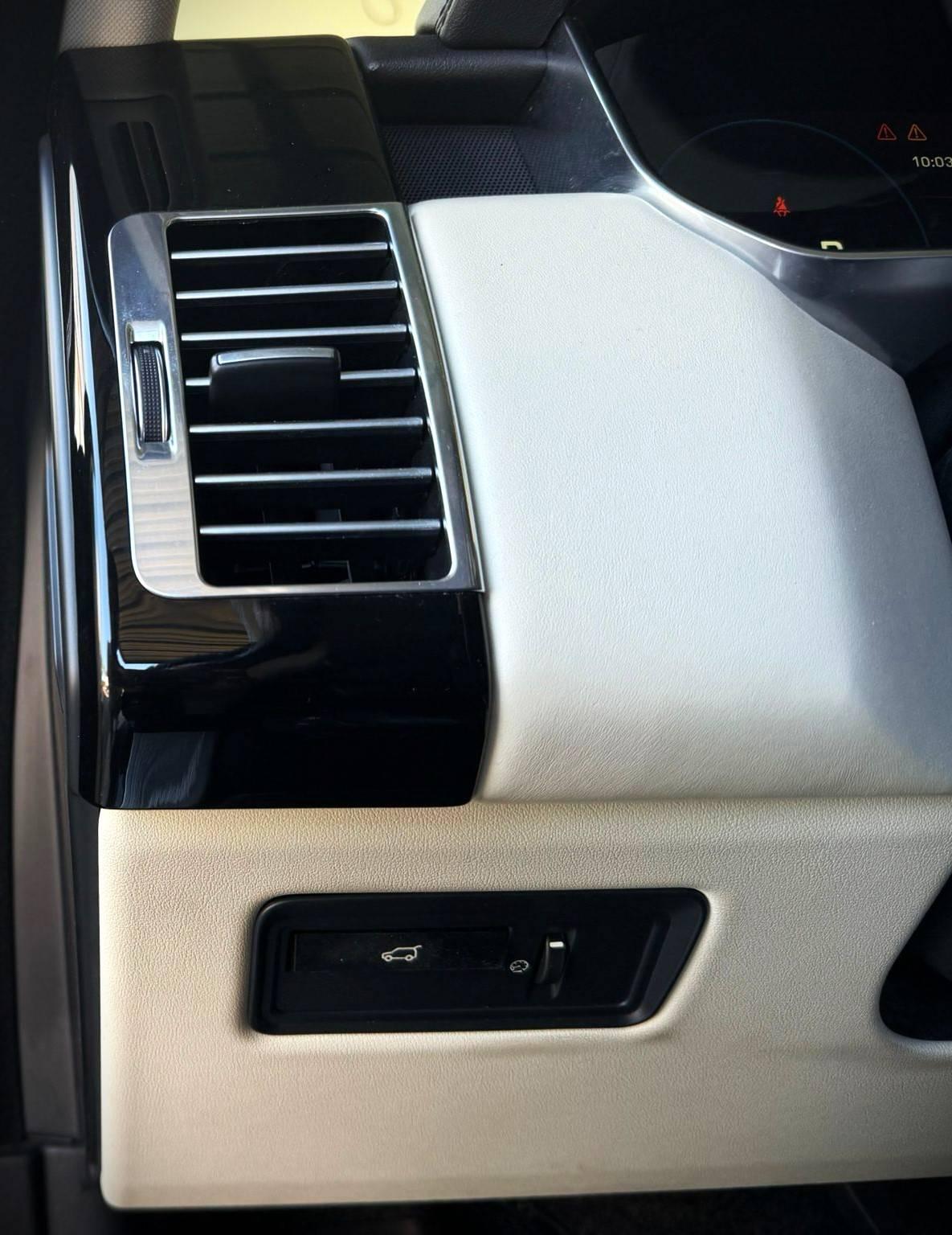LAND-ROVER RANGE ROVER