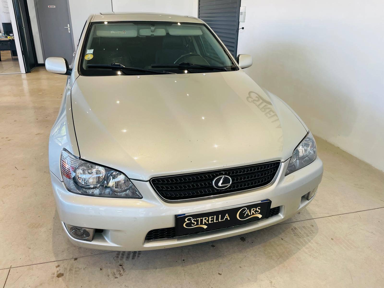 LEXUS IS