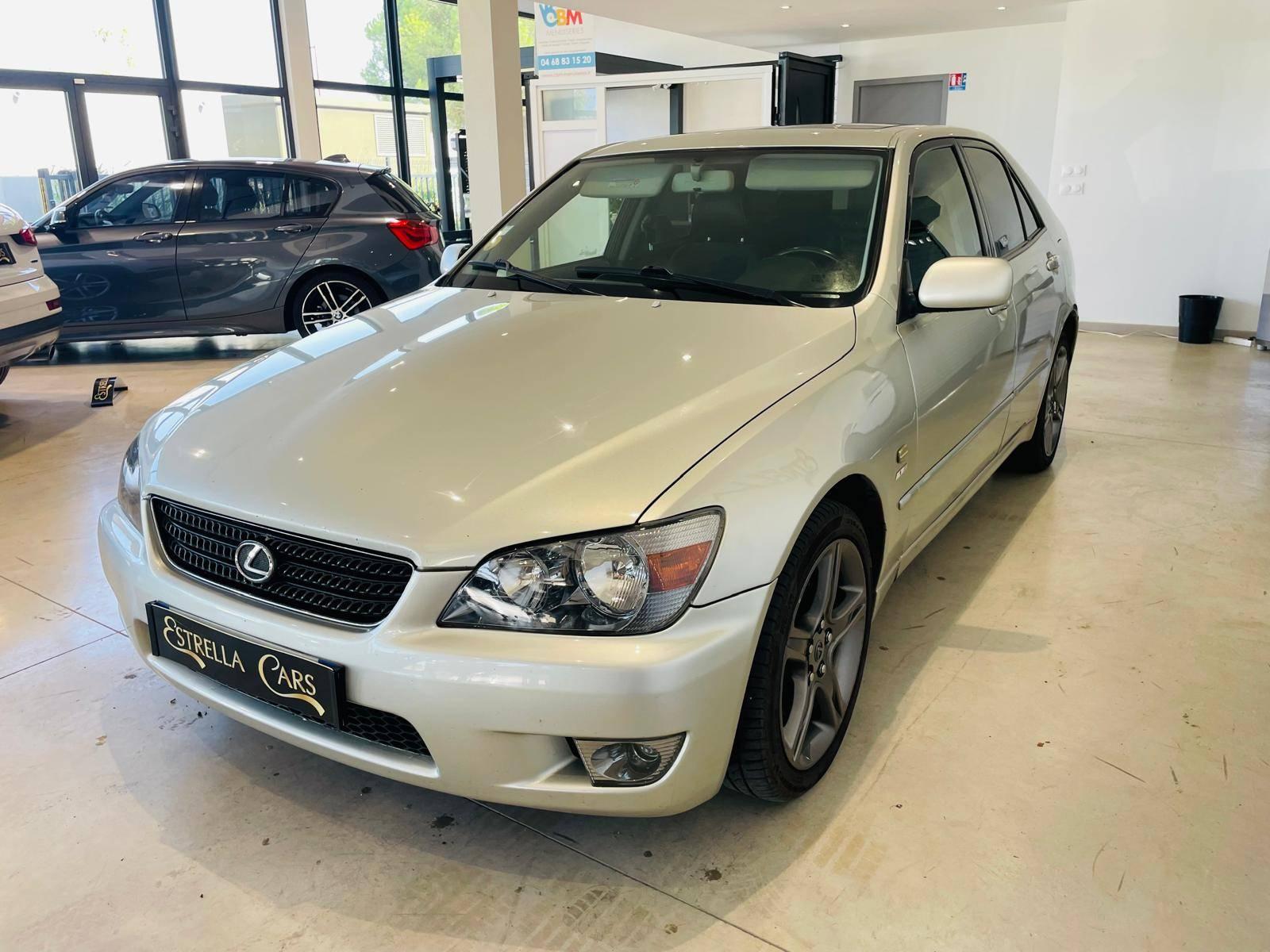 LEXUS IS