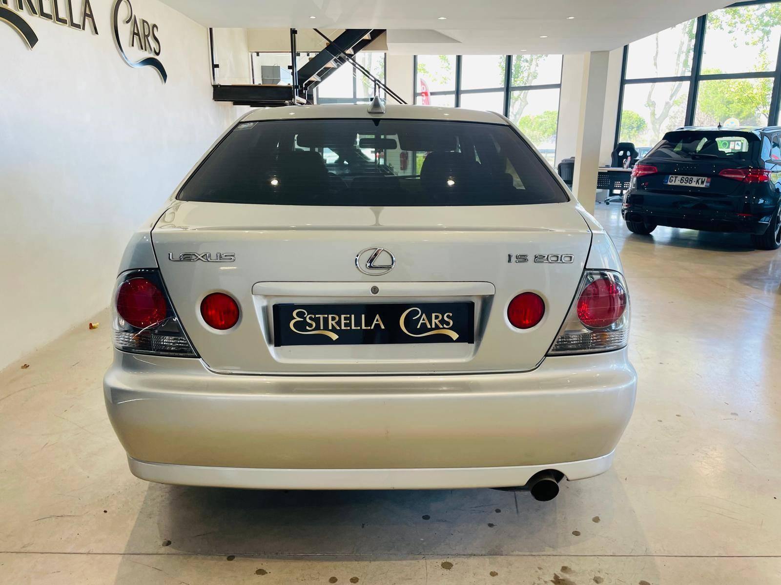 LEXUS IS