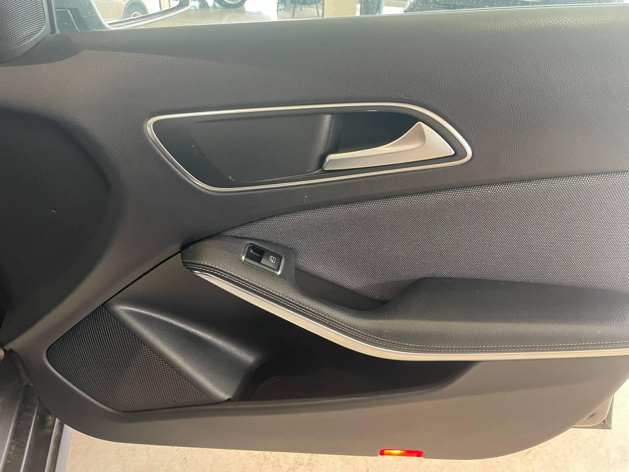 MERCEDES-BENZ CLASSE GLA
