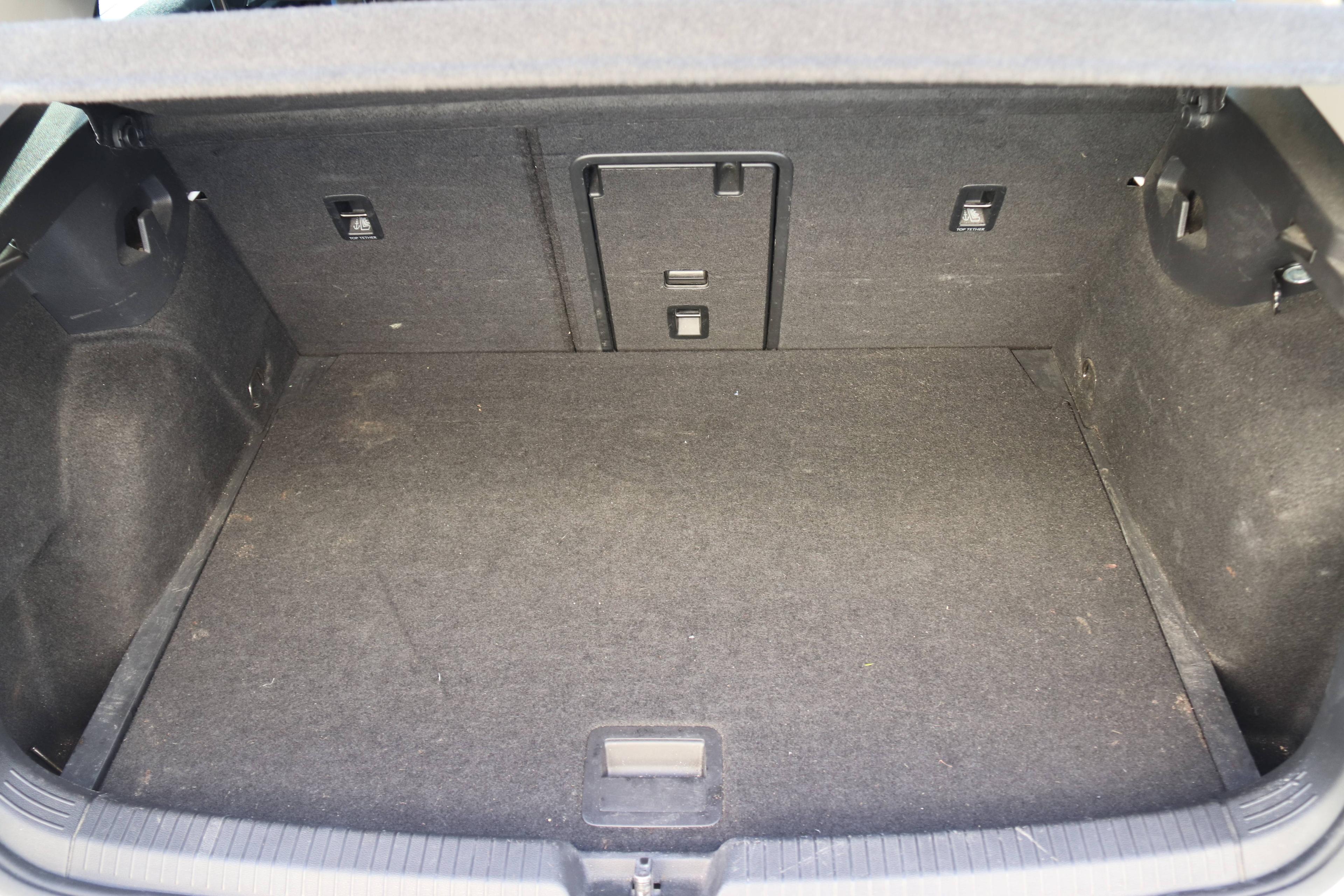 VOLKSWAGEN GOLF VIII