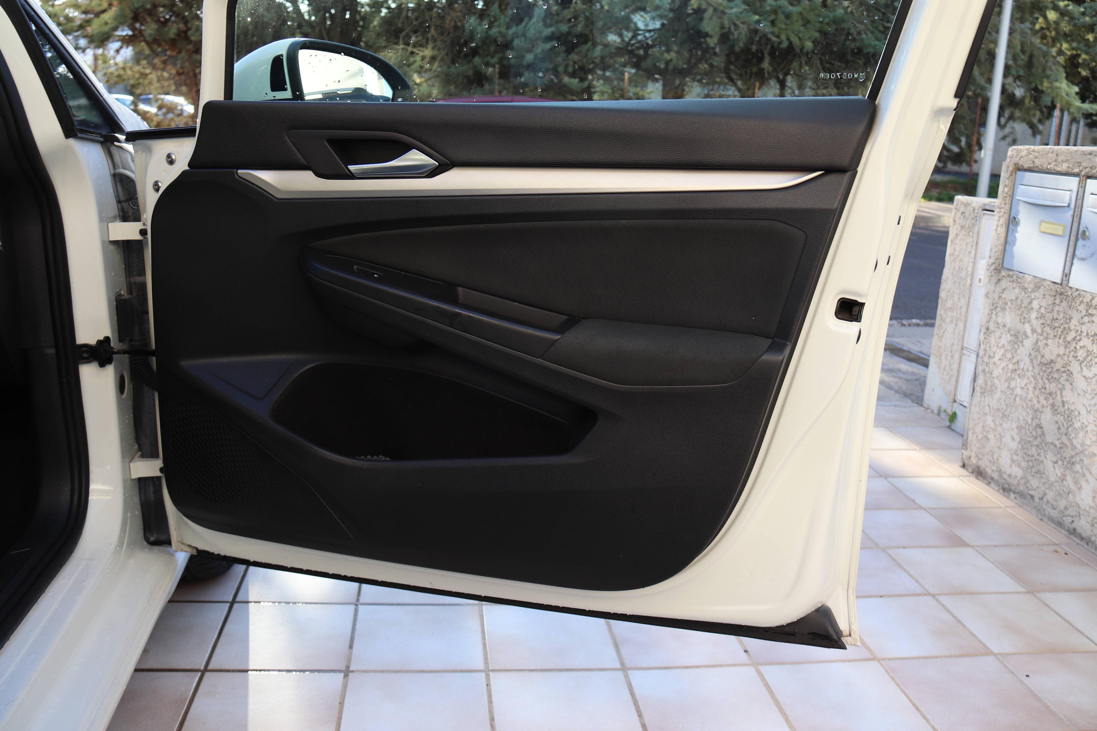 VOLKSWAGEN GOLF VIII