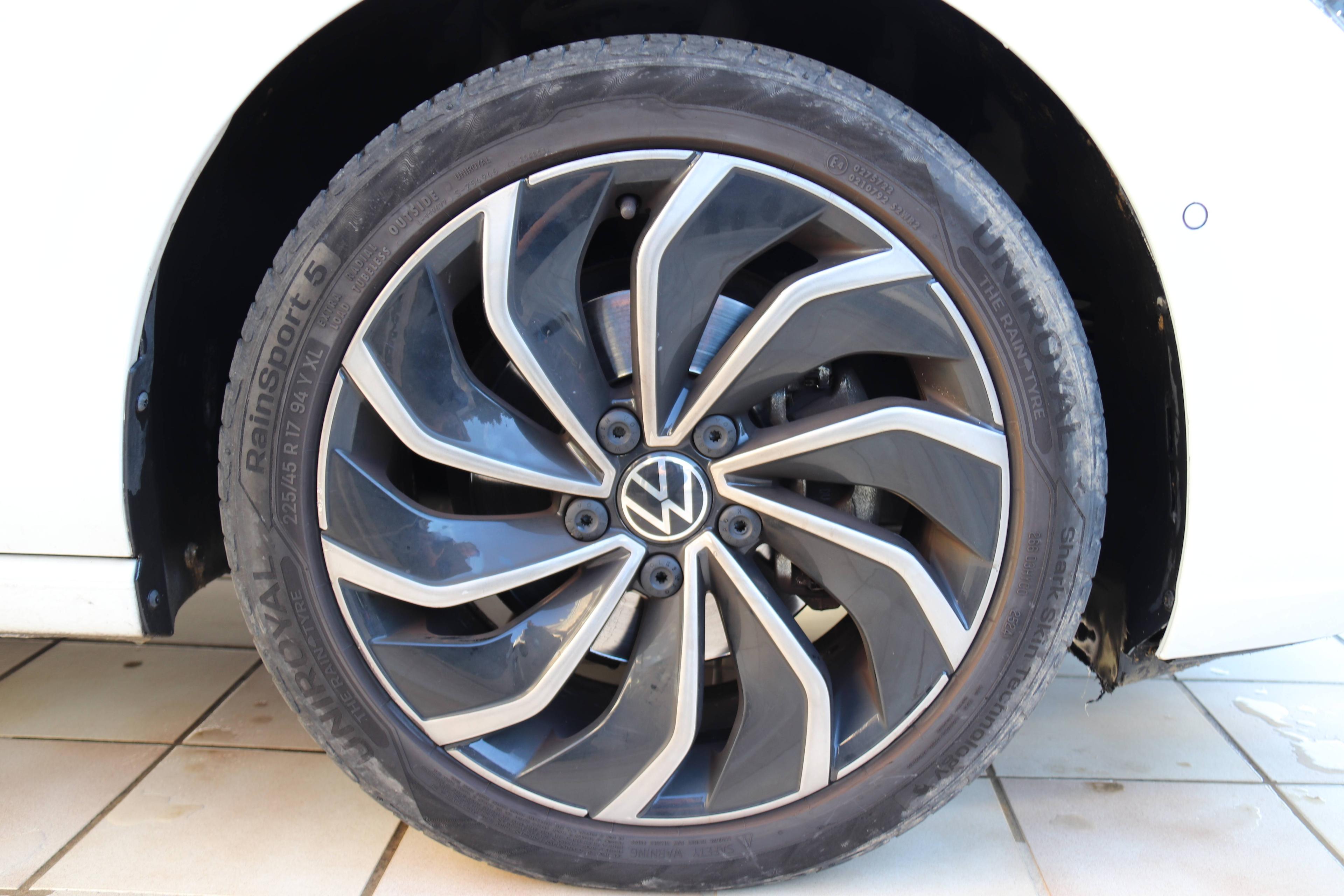 VOLKSWAGEN GOLF VIII