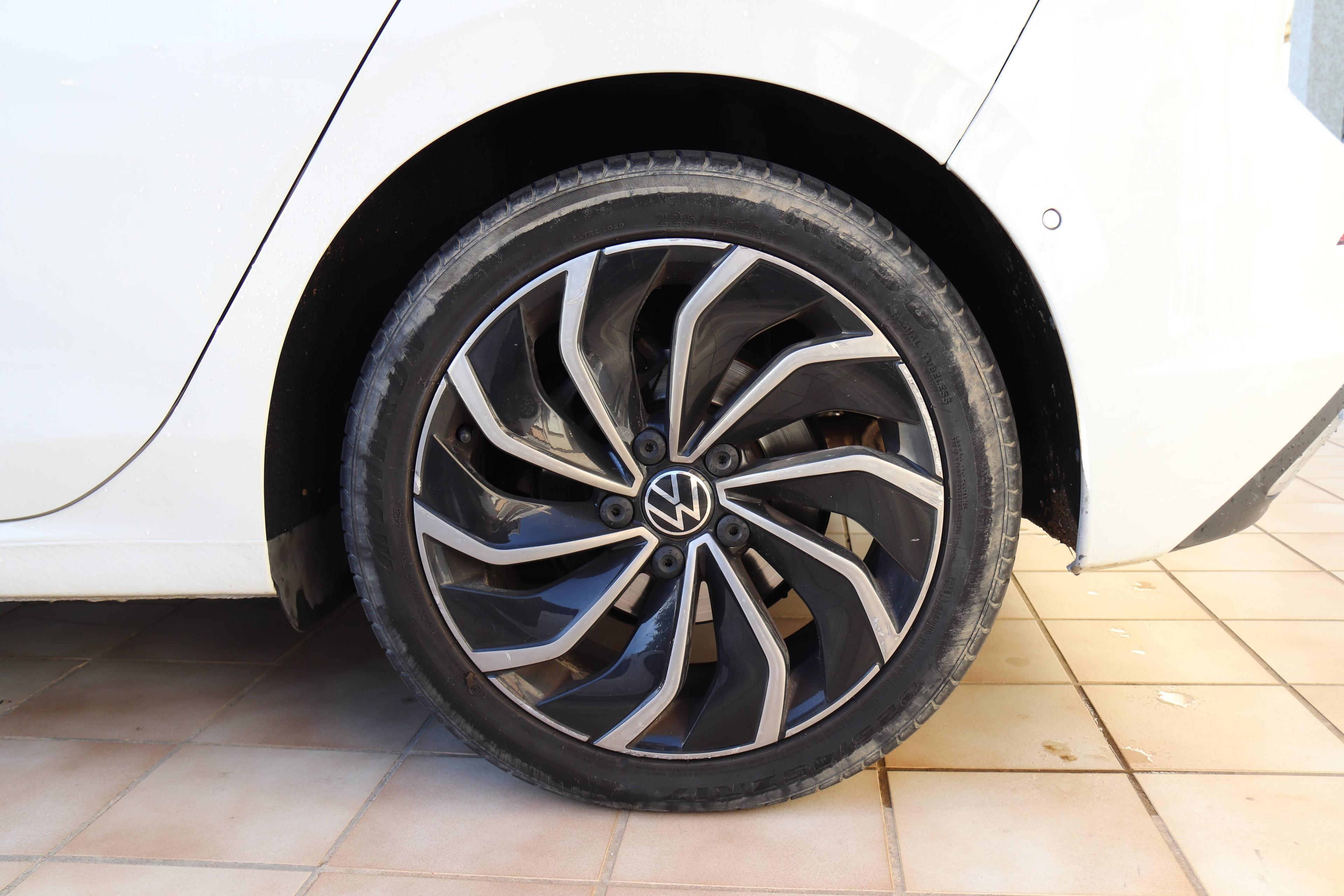 VOLKSWAGEN GOLF VIII